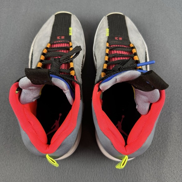 Athletic_Shoes